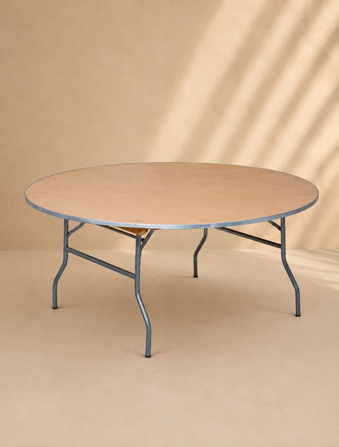 Round Banquet Table to Hire